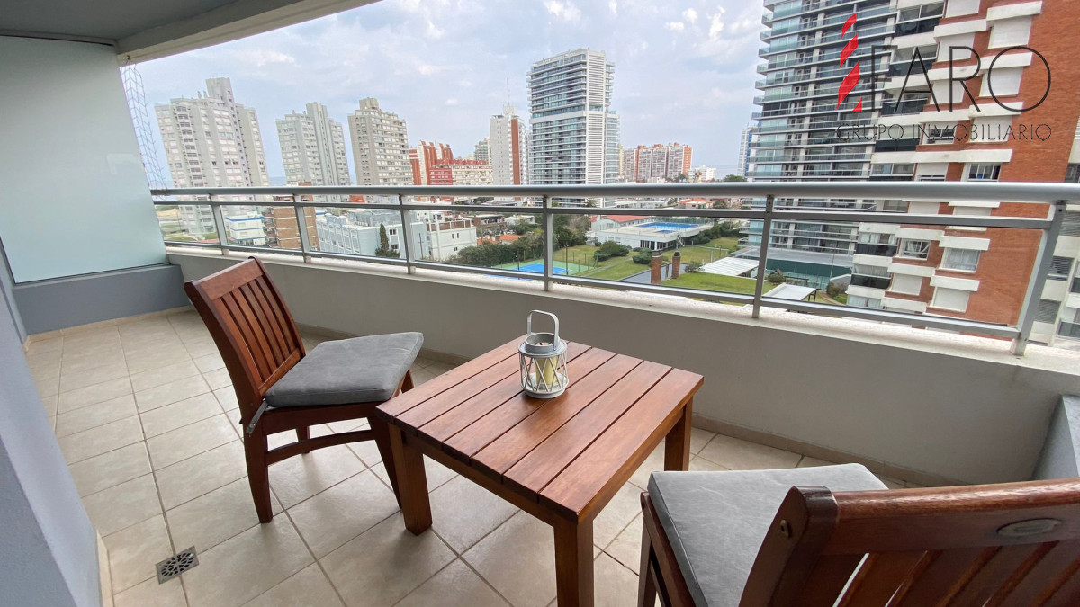 Apartamento en Brava 2 dormitorios con terraza y garage