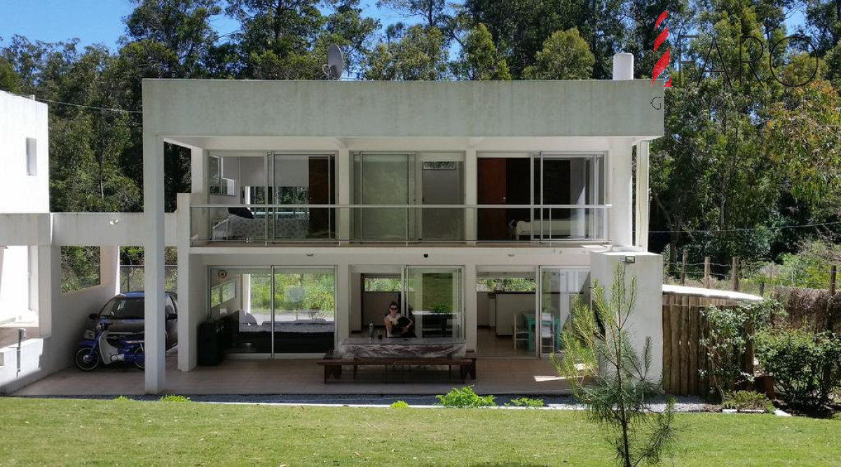 Casa minimalista en Rincón del Indio 