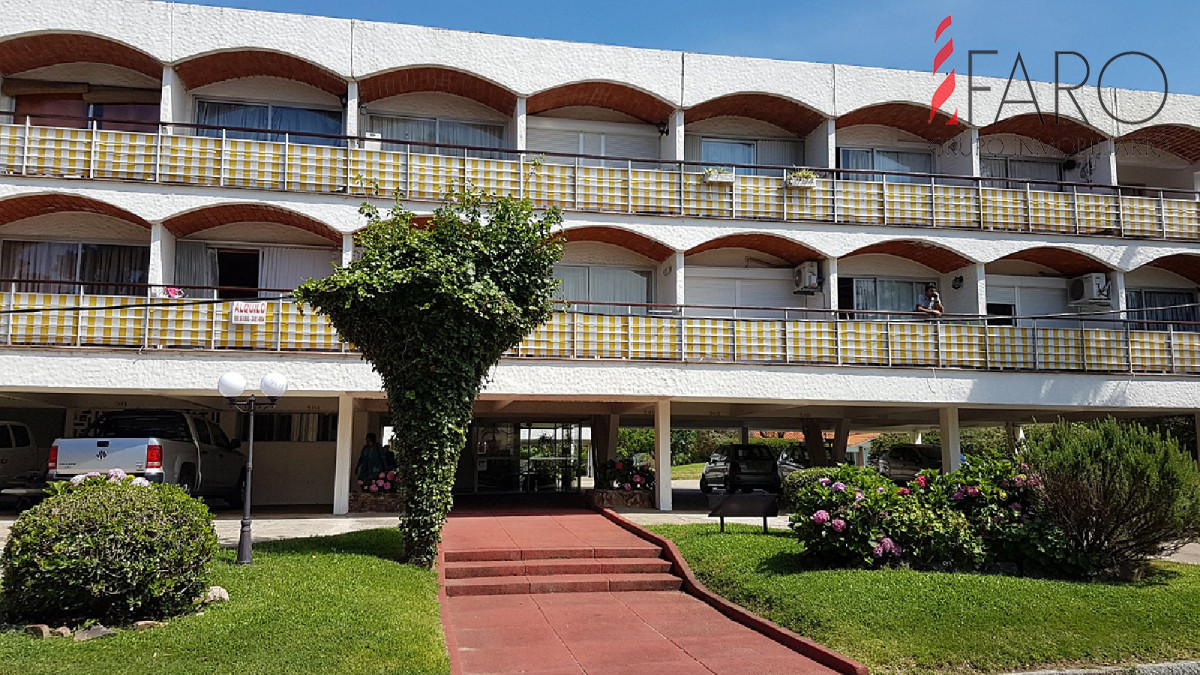 ALQUILER 2 DORMITORIOS Y DORMITORIO DE SERVICIO CON BAÑO, A METROS DE PLAYA MANSA