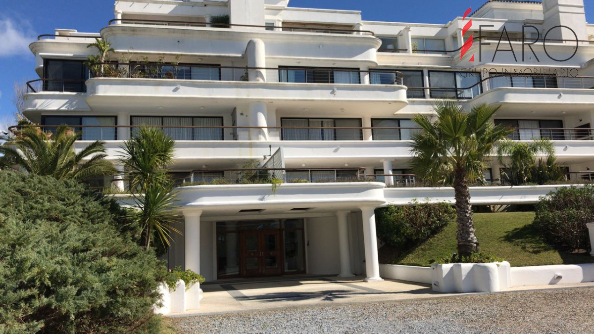 Apartamento en alquiler 4 dormitorios. Brava