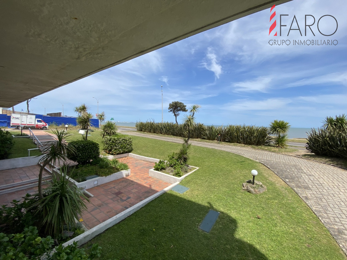 Venta apartamento 3 DORMITORIOS frente al mar, OPORTUNIDAD!