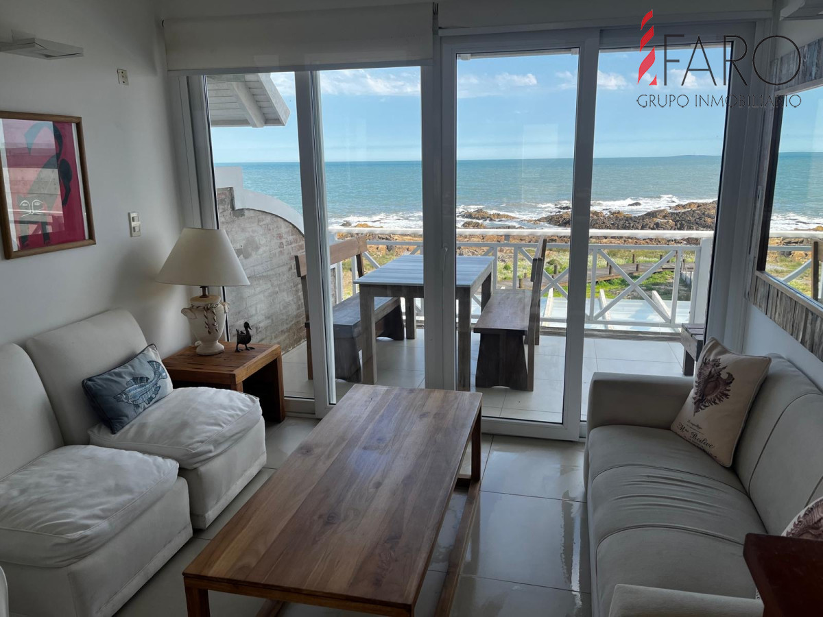 Apartamento frente al mar en alquiler.