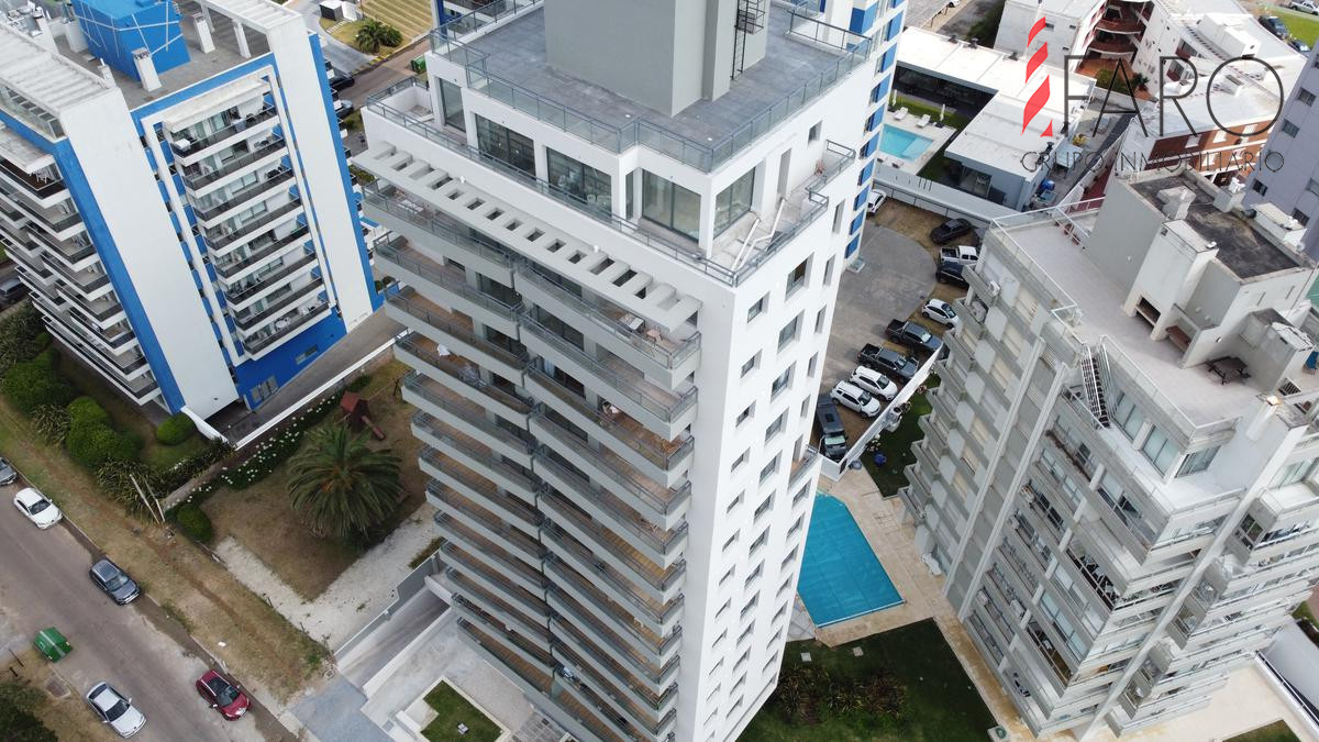 Penthouse a estrenar a 100 mts de playa brava