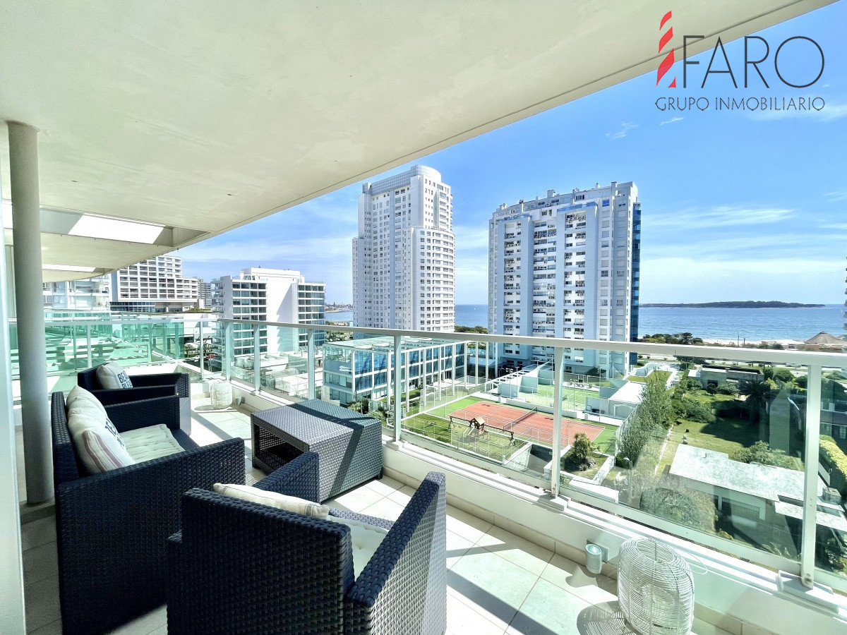 Venta de Apartamento de 2 Dormitorios en Playa Mansa - Punta del Este