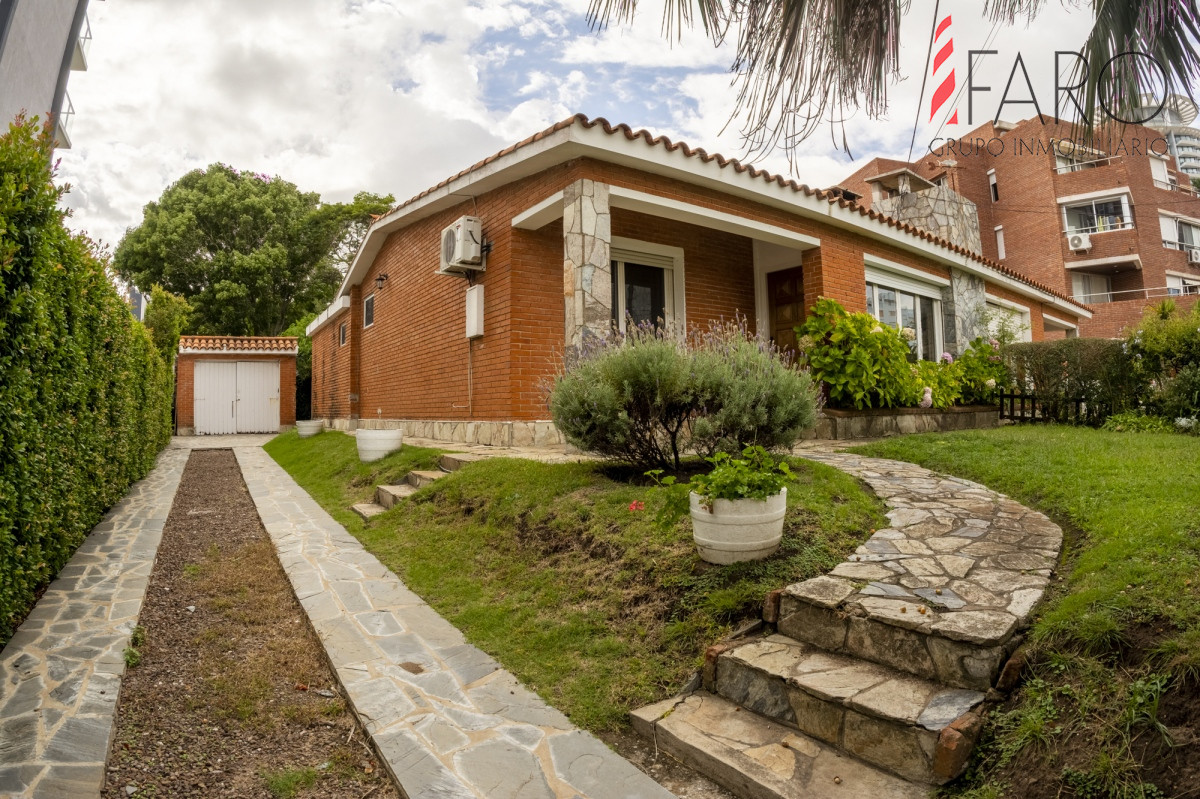 casa 3 dormitorios y dependencia cerca del mar Punta del Este