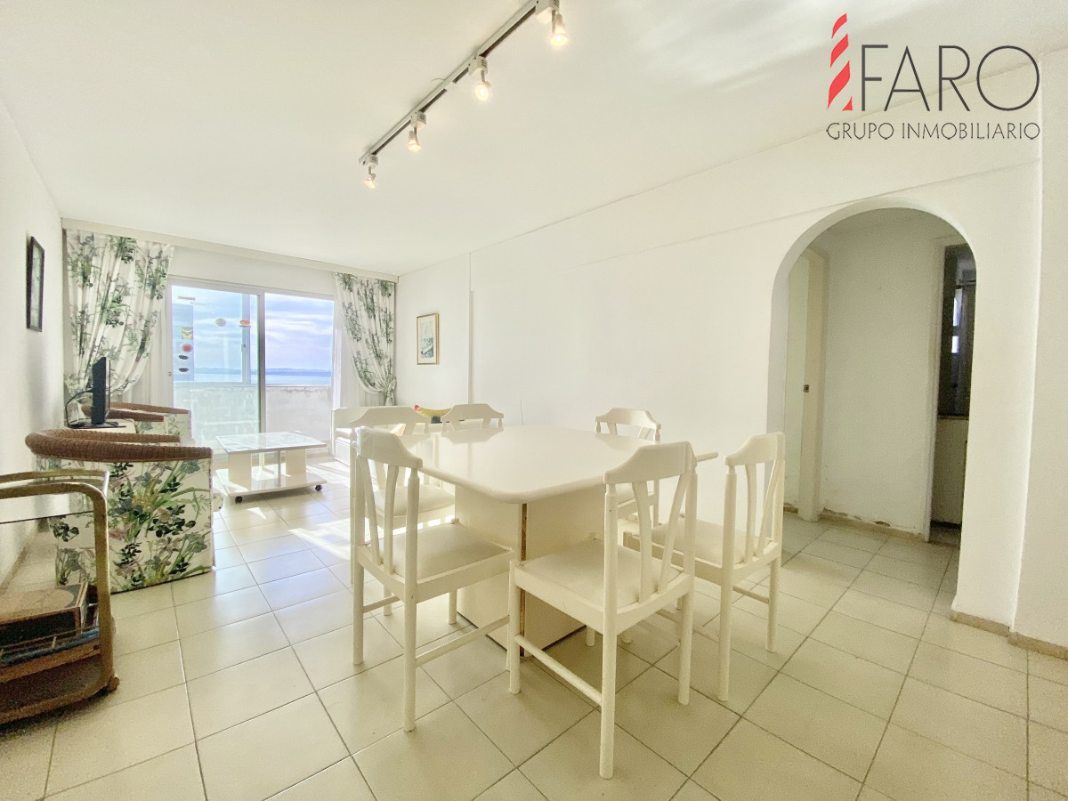 VENTA, Apartamento, 2 dormitorios y garaje, Punta del Este, Uruguay