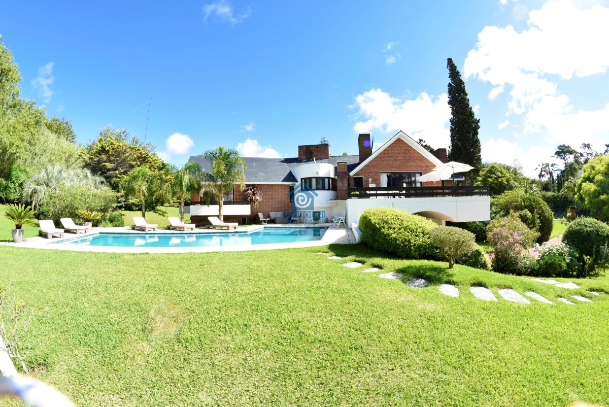 Venta Hermosa Casa en Golf, Punta del Este. 6 Dormitorios y demás! 