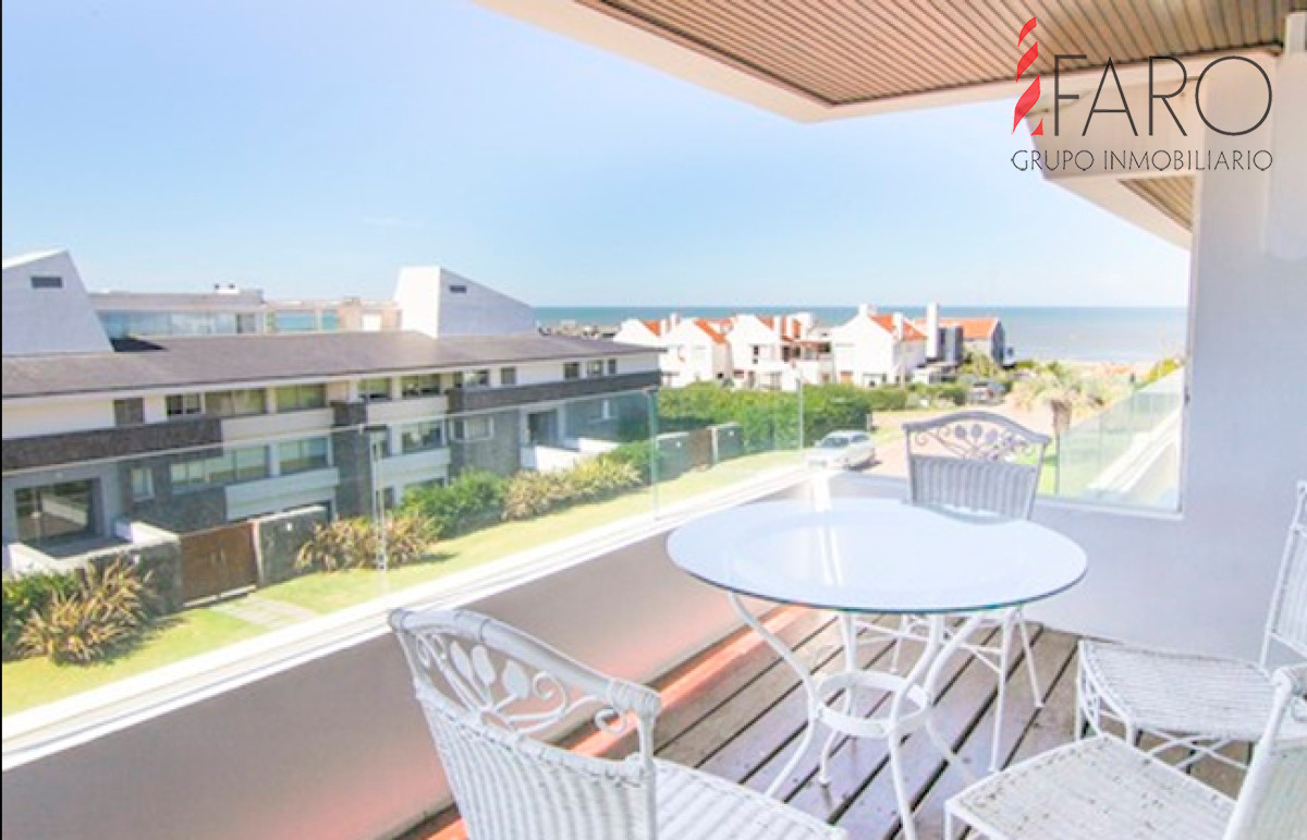 Penthouse a pasos del mar en Montoya !