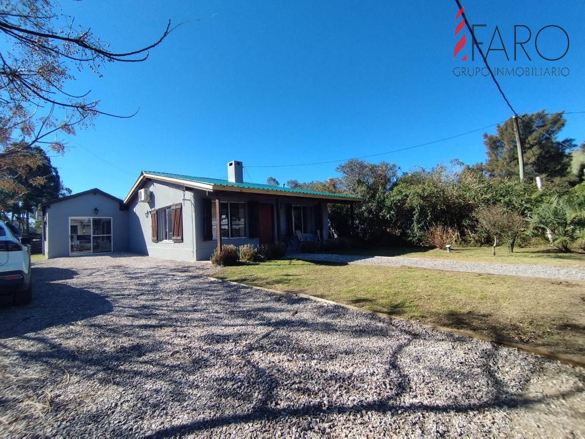 Casa en venta de dos dormitorios en El Tesoro