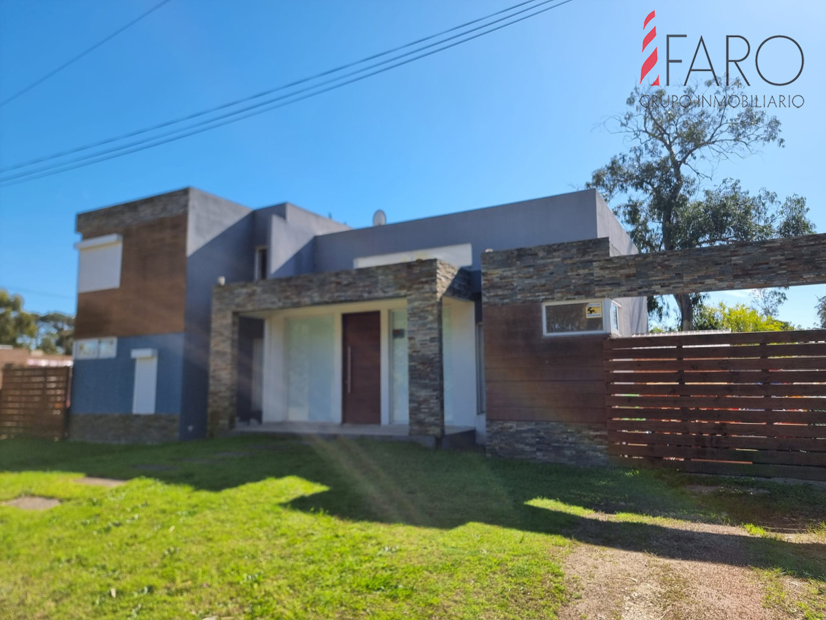 Moderna casa en Barrio Marly